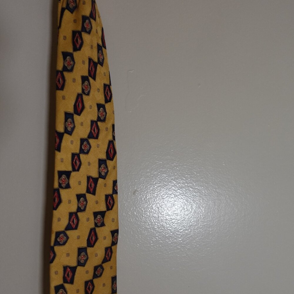 Silk Club Room Neck Tie